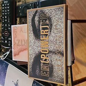 Huda beauty Empowered palette